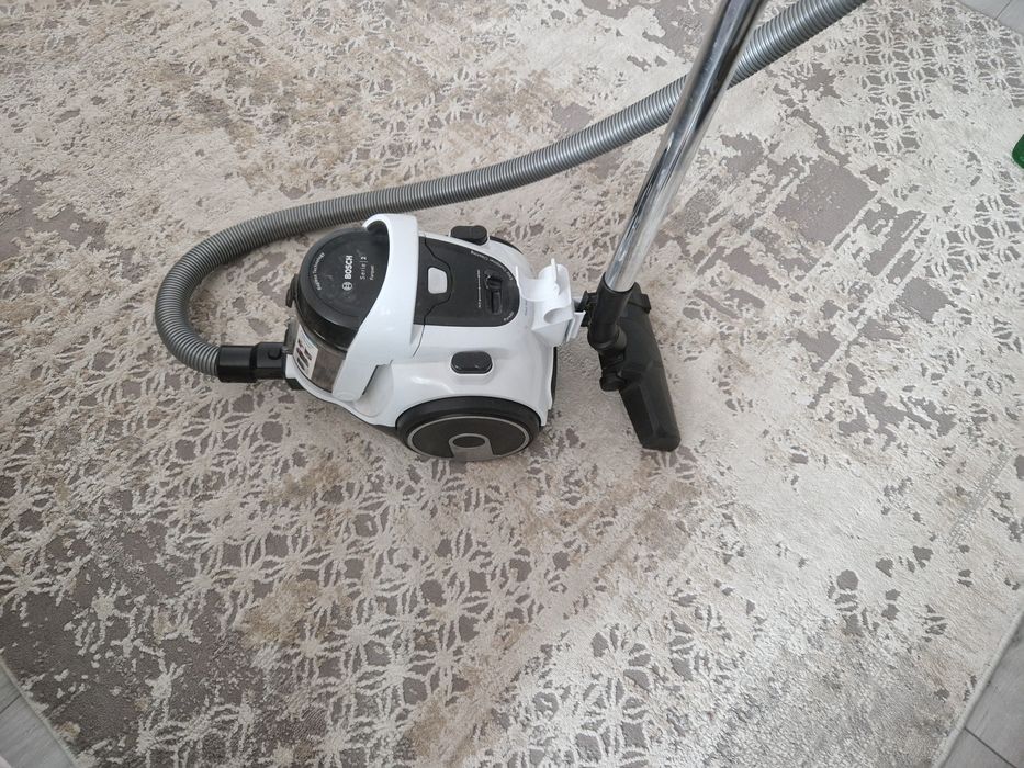 Срочно продам пылесос