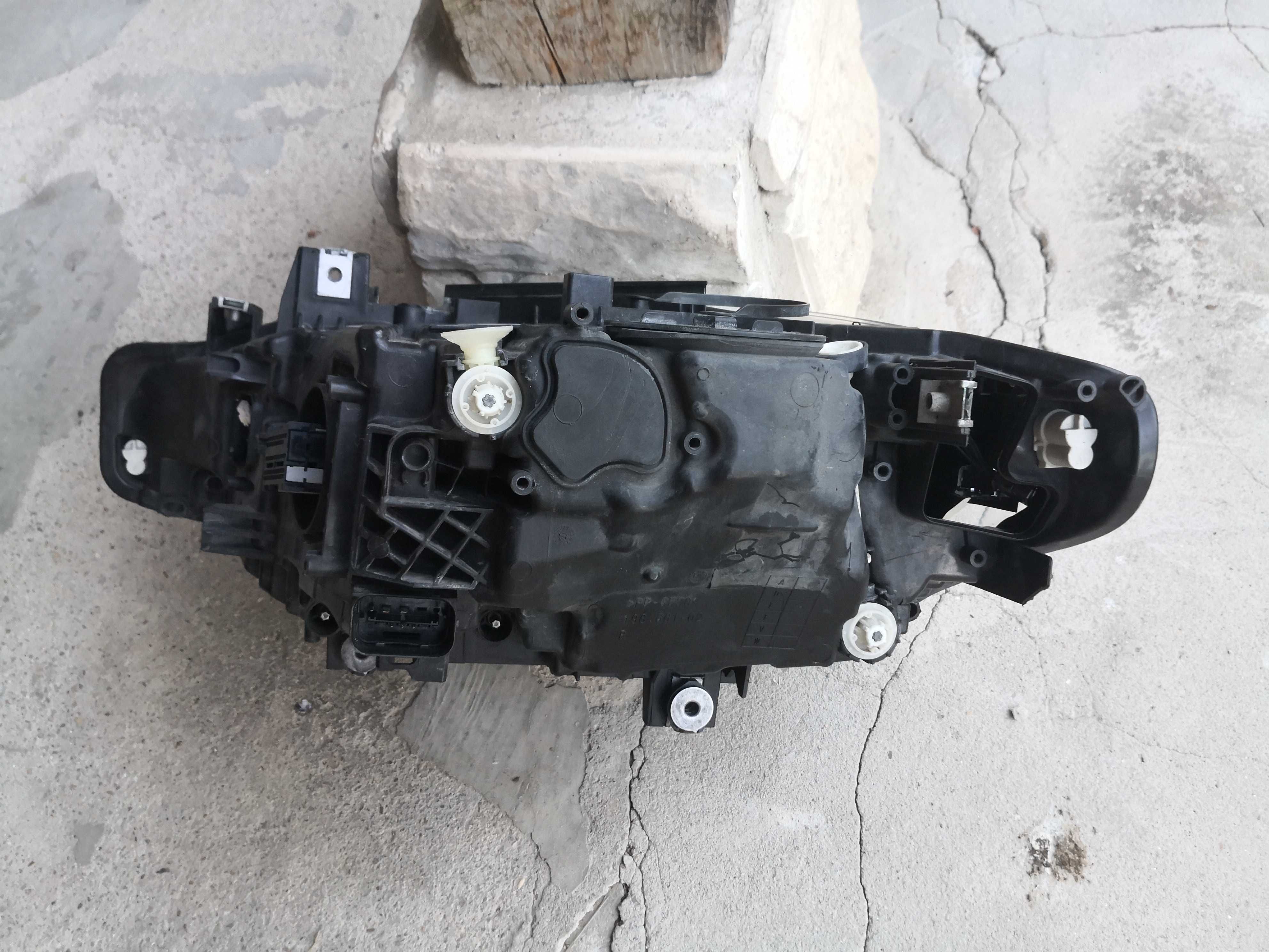 Фар BMW F30 F31 Adaptiv LED десен/Фар БМВ Ф30 LED/Фар BMW 3 F30 Оригин