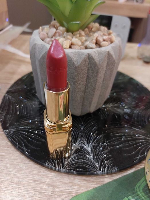 Vand ruj L'Oreal Paris