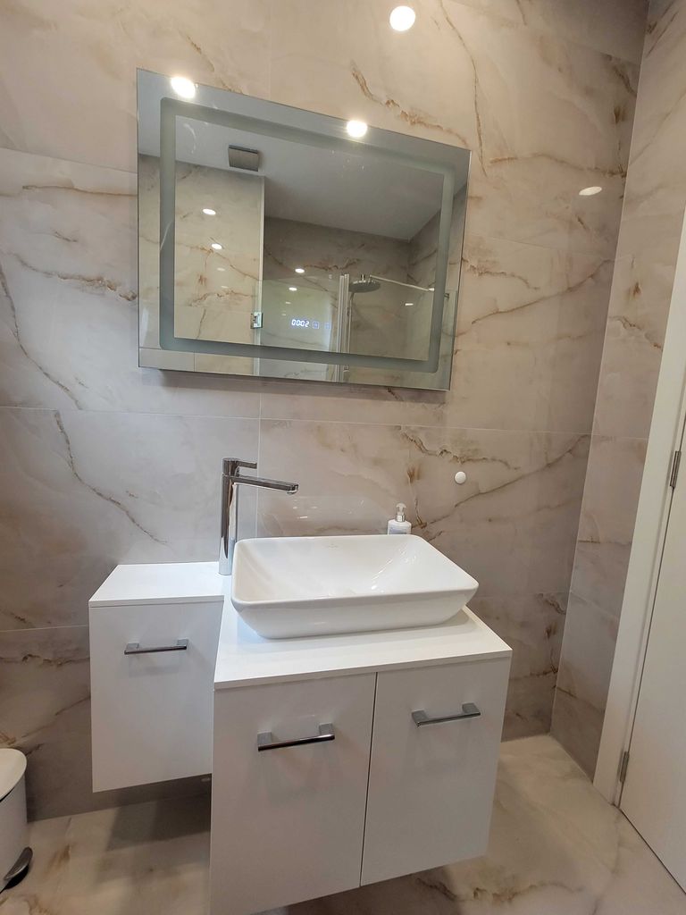 Дава се под наем Тристаен апартамент в Варна, Аспарухово - 105 кв.м за 849 € - Снимка #9