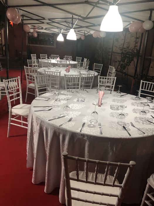 Corturi, mese si scaune de inchiriat