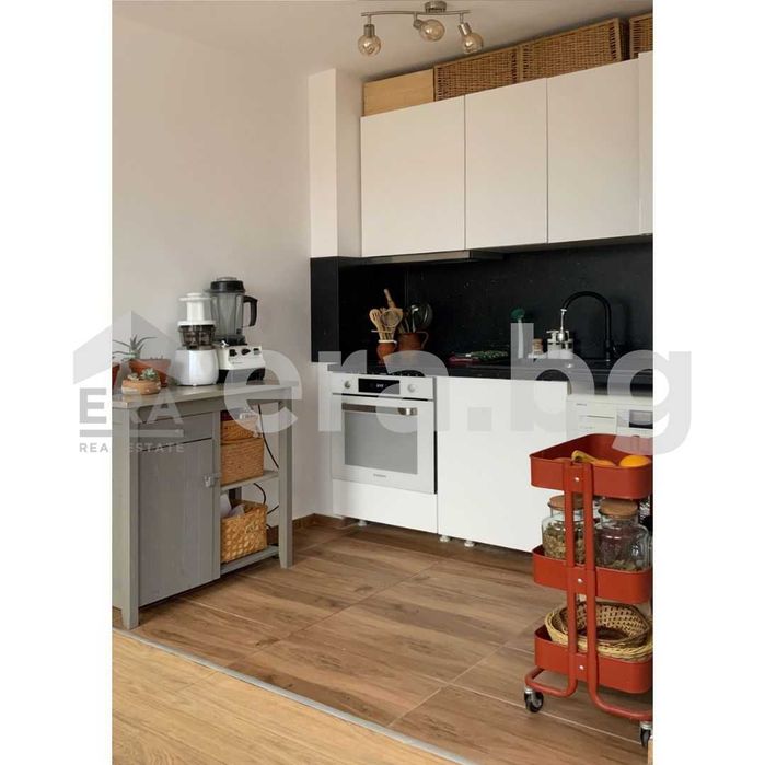 Продава се Тристаен апартамент в Варна, Левски - 78 кв.м за 2113 €/кв.м - Снимка #8