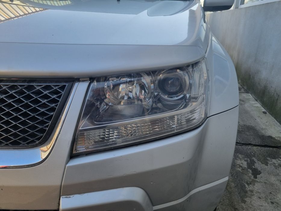 Far, faruri stânga, dreapta Suzuki Grand Vitara
