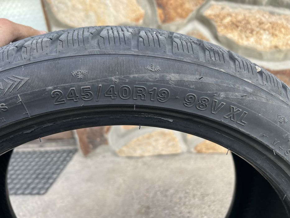 Зимни гуми 245/40 19  Roadmarch 2 броя