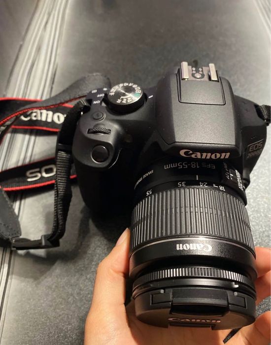 Фотоапарат Canon eos 2000D