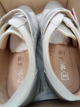 Нови обувки номер  39 -20 лв.