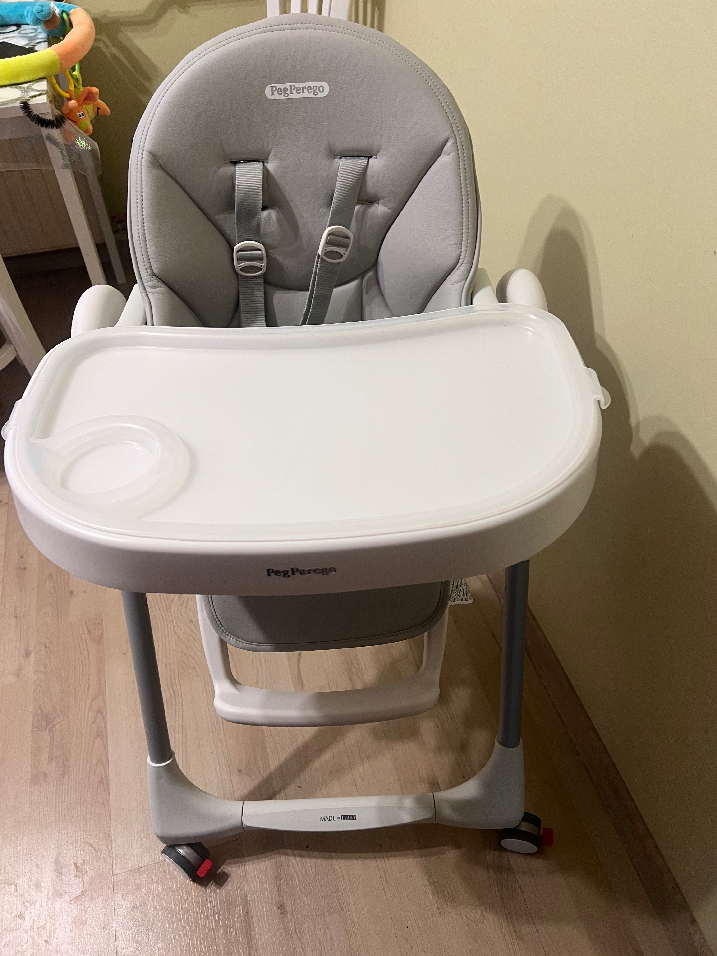 Столче за хранене Peg Perego Prima Pappa с  подложка и гриф с играчки