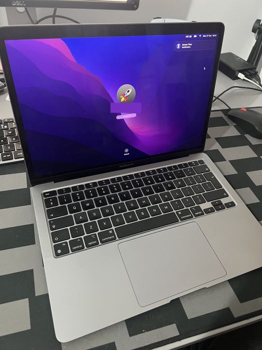 Laptop Macbook Air M1 8gb 256gb, impecabil, cutie completa