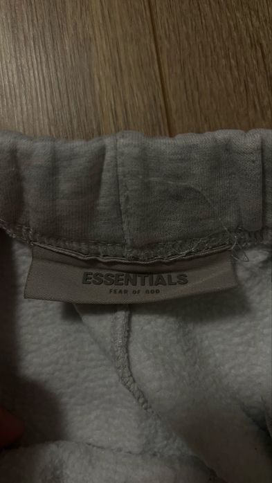 Essentials долница