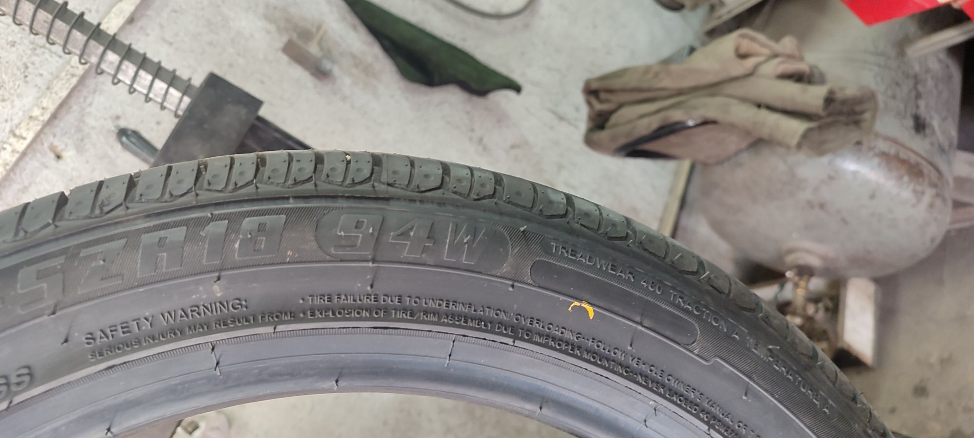 235/45R18 4 шины