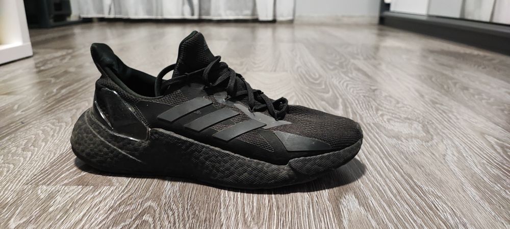 Adidas маратонки-черни 44 номер