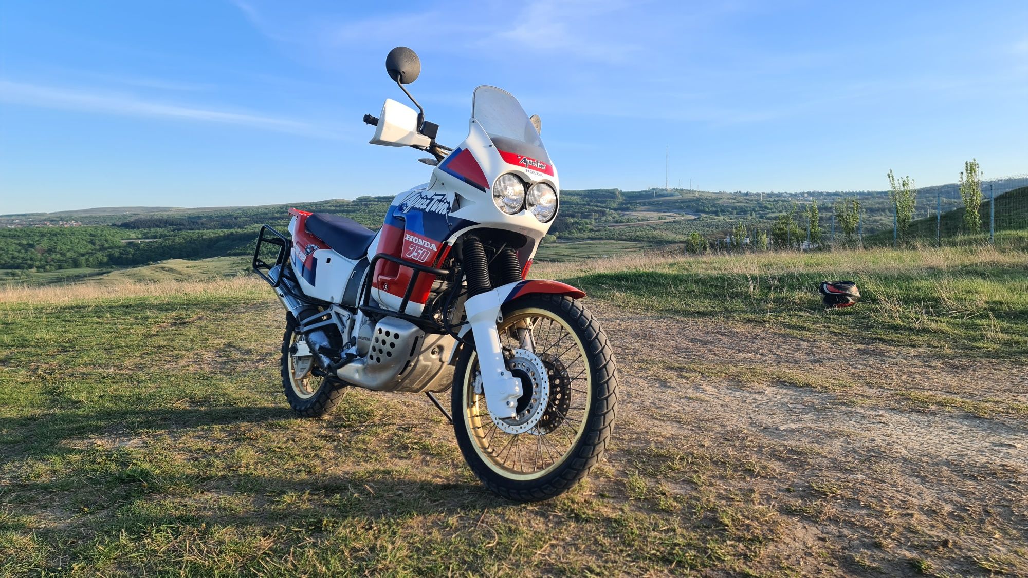 Vând Honda Africa twin