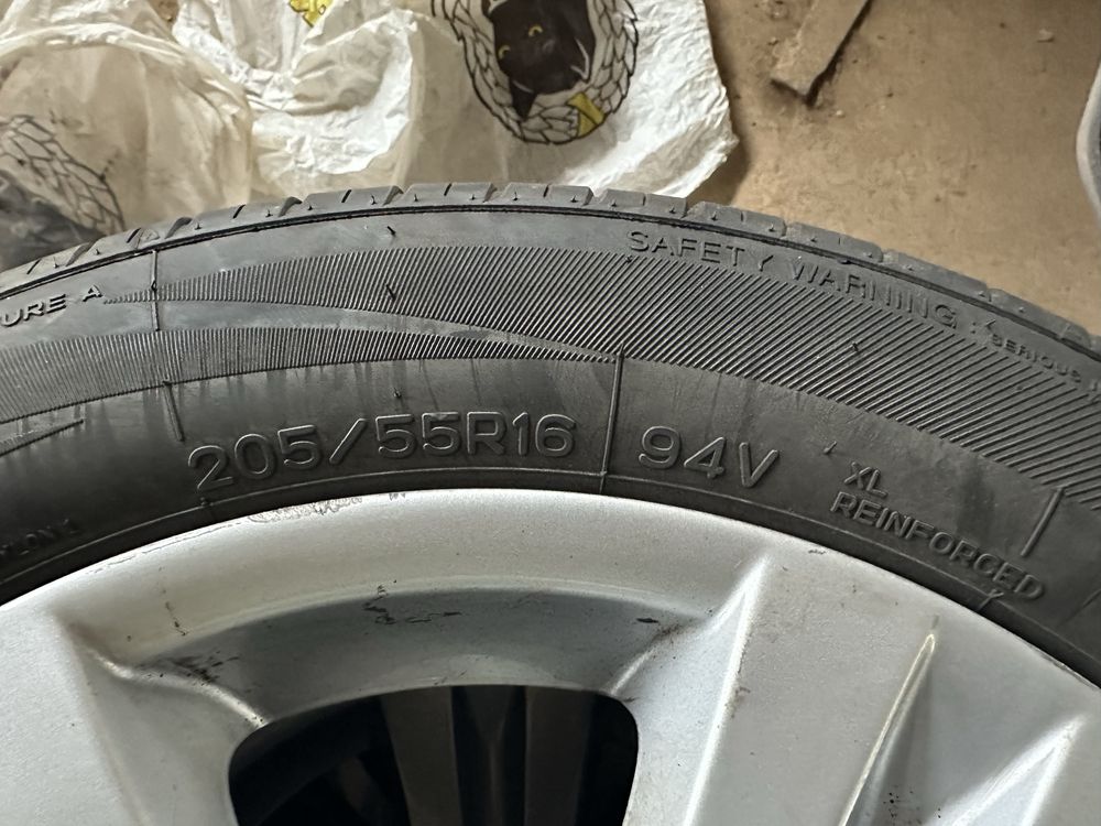 16,5x120 BMW с летни гуми 205/55/16 - Hankang