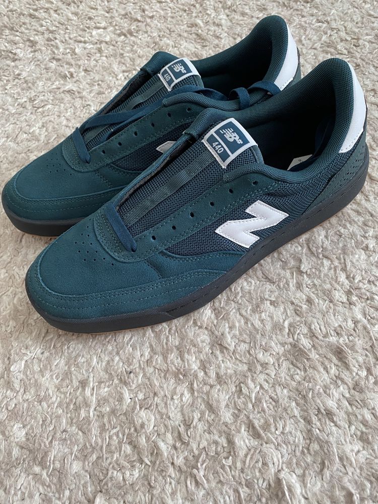 Продам мужские кроссовки New balance