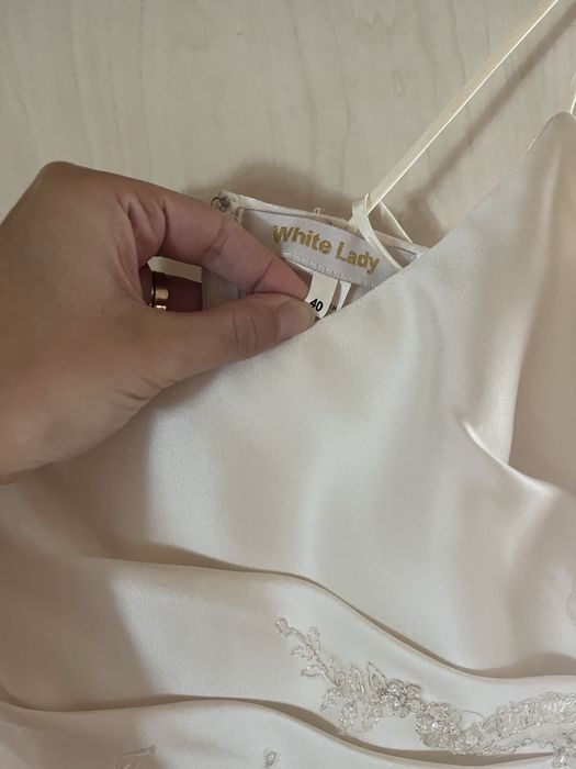 Rochie de mireasa crem