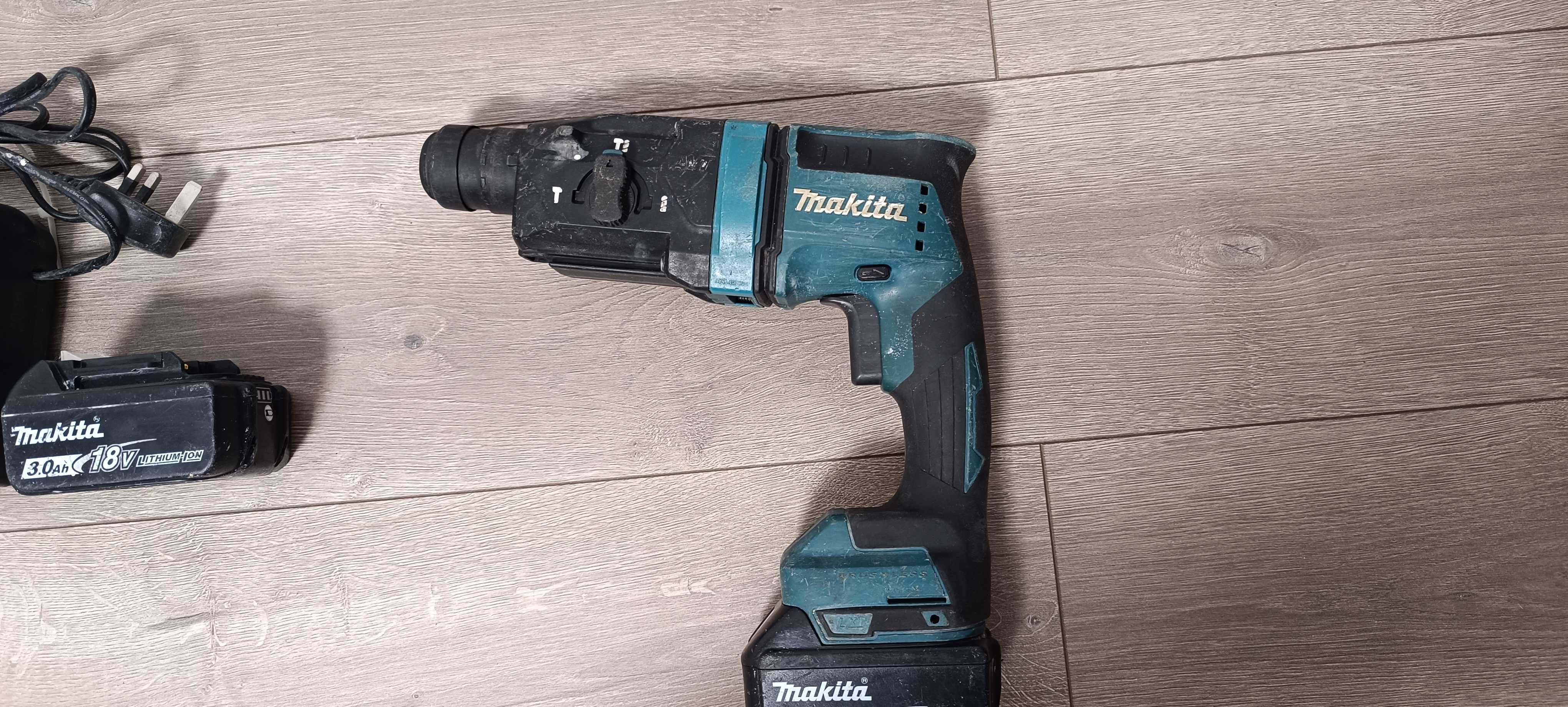 Перфоратор Makita DHR182