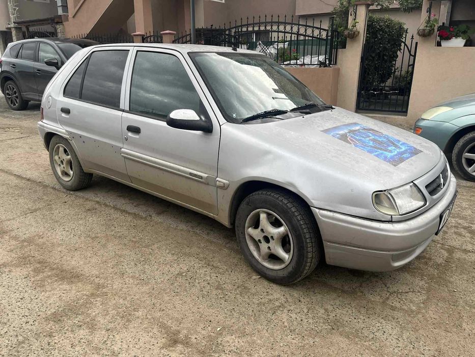 Citroen saxo 1.1 бензин.
