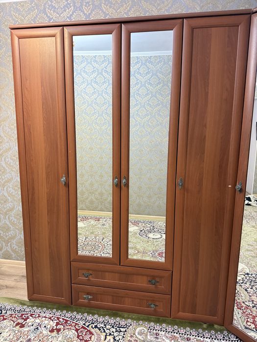 Продается Шифоньер
