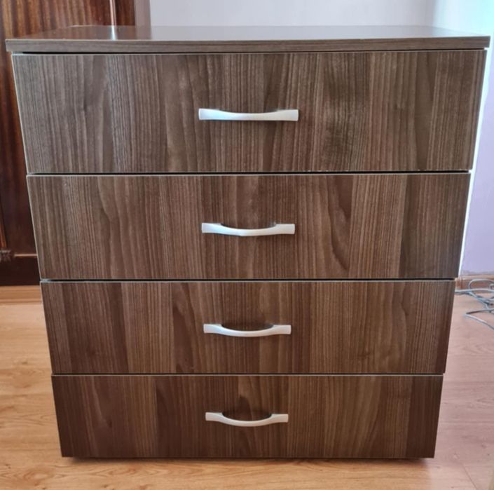 Продавам приста с ракла и скрин