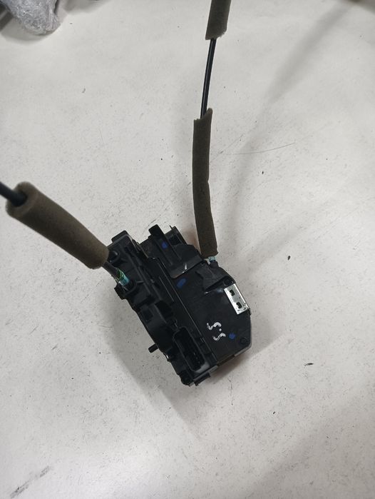 Broasca usa stanga spate NISSAN NOTE E11, NE11 2005 - 2013