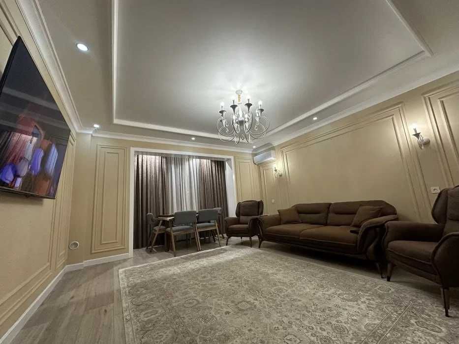 Срочно!!! Сдается Квартира с Ремонтом Ор-р Метро Новза 2/3/9 901*