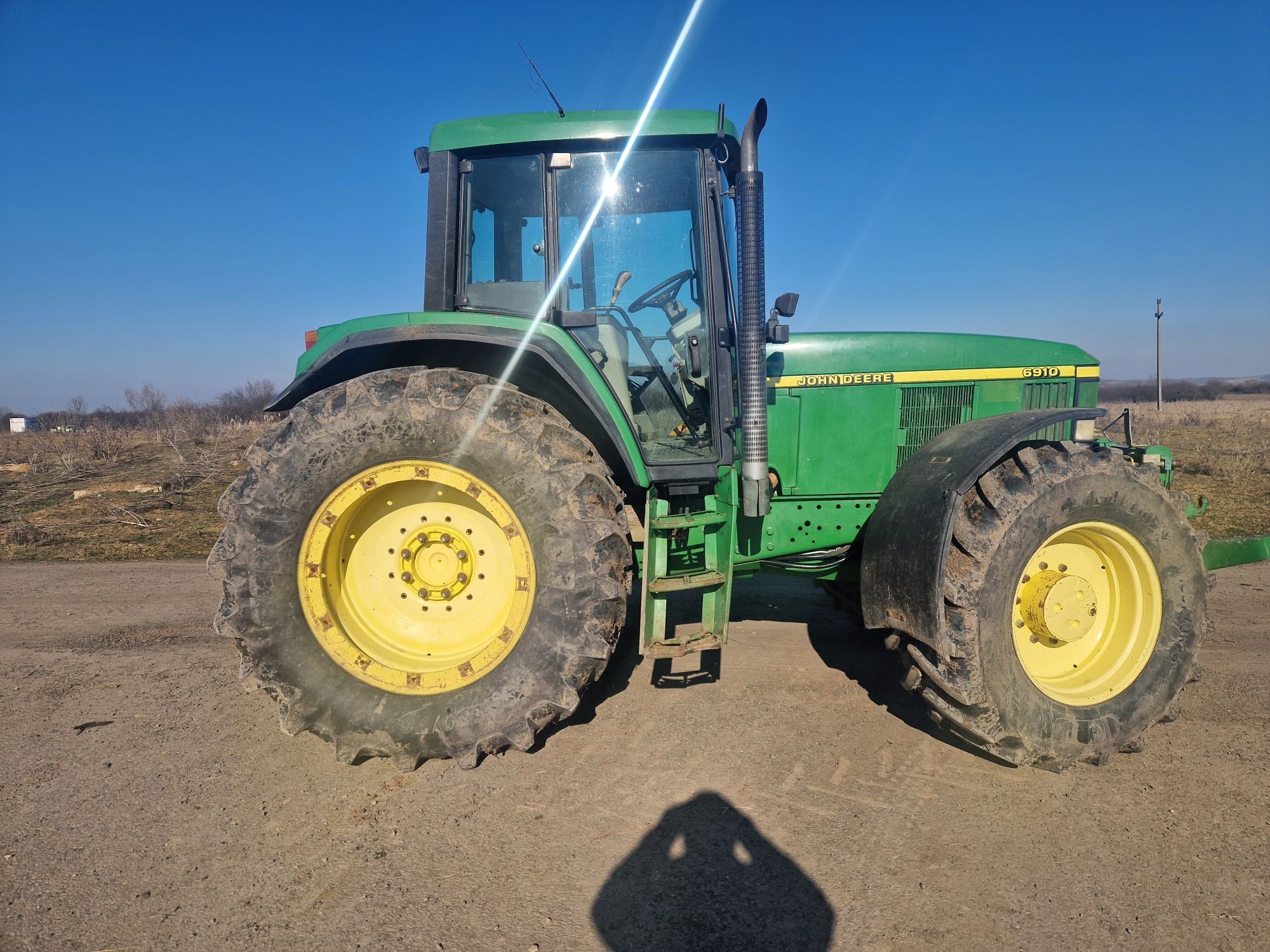 Tractor john deere 6910