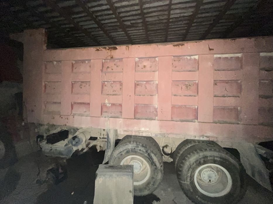 Самосвал Sinotruk