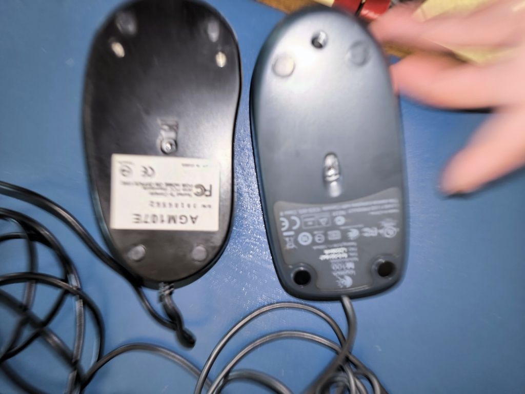 2 Mouse; Logitech M 100 și Digitus AGM 107E