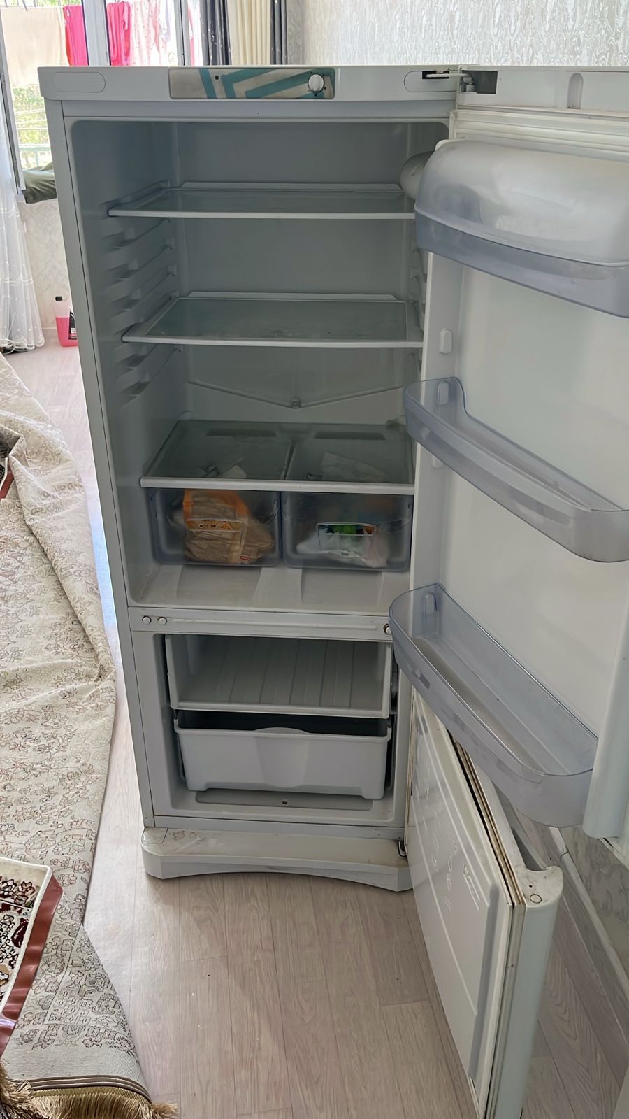 Холодильни Indesit