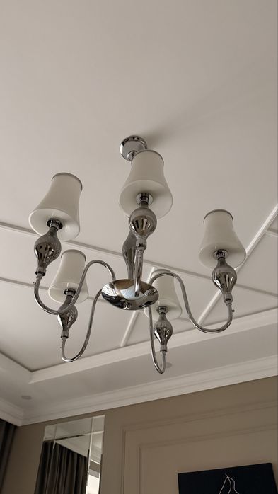 Люстра и 2 светильника бра