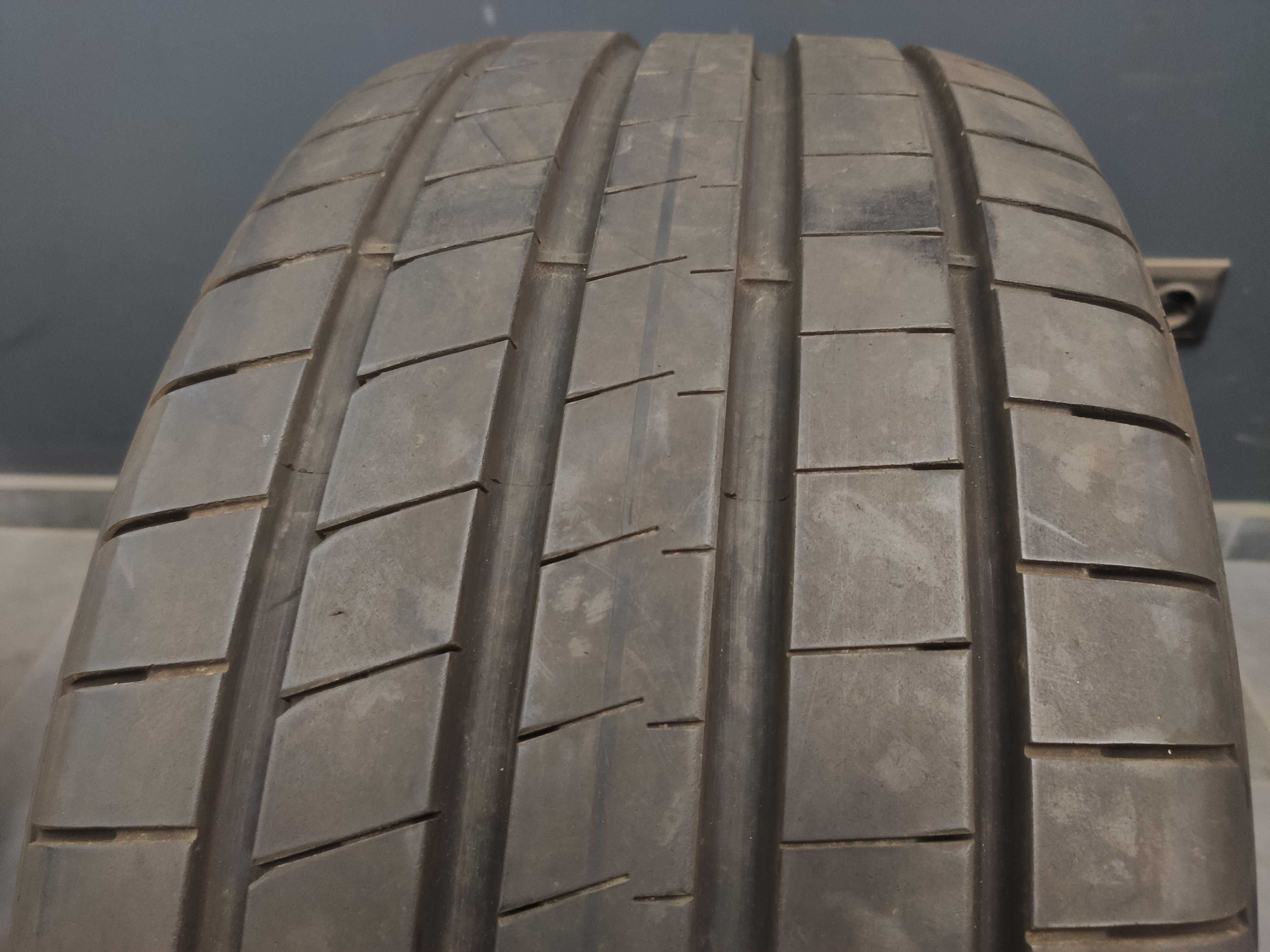 1бр Почти Нова Лятна Гума 255 40 19 - Goodyear - DOT 2023
