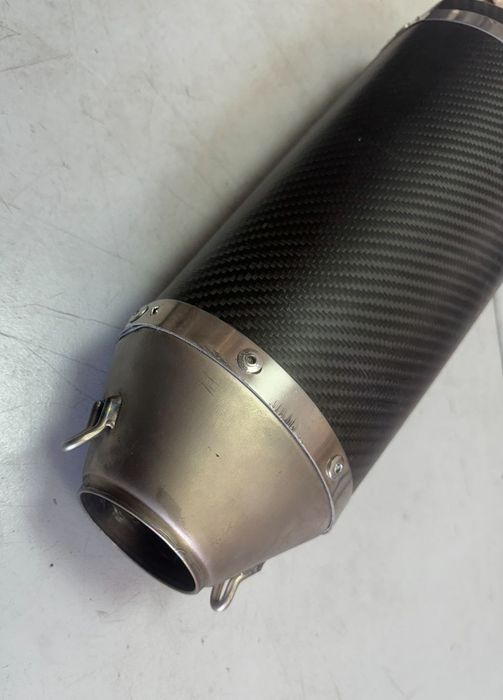 Оригинален карбонов ауспух на Leo Vince