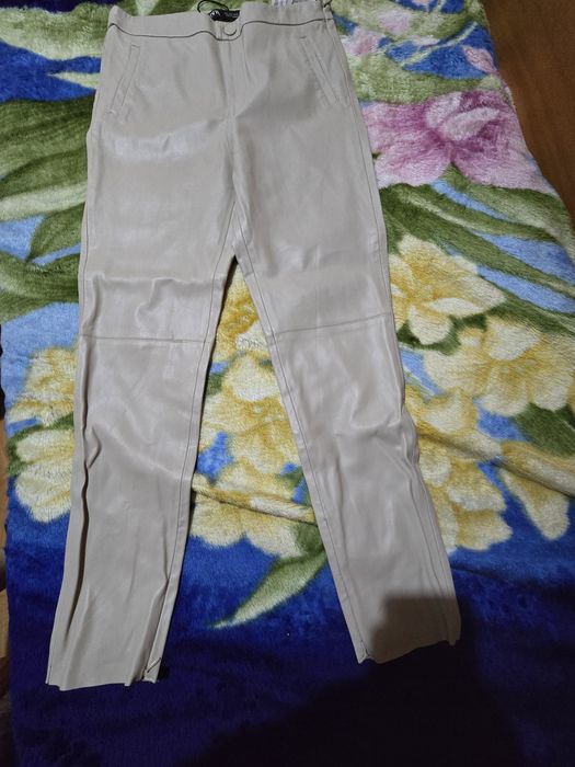 Pantaloni maro Zara