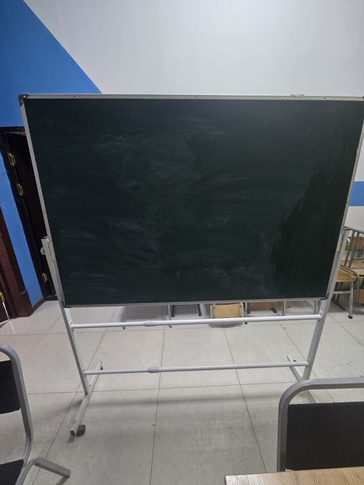 Doska va pastavkasi bilan birga sotiladi.