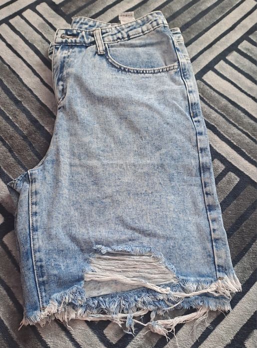 Blugi scurti barbati