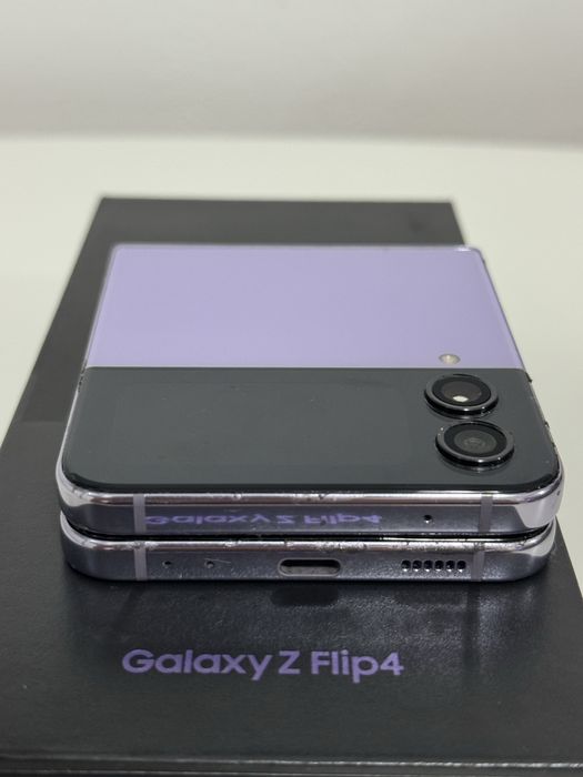 Samsung Galaxy Z Flip4