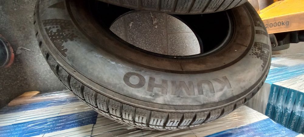 Зимни гуми KUMHO 215/70/16/7мм. Грайфер  2019г. 250лв.