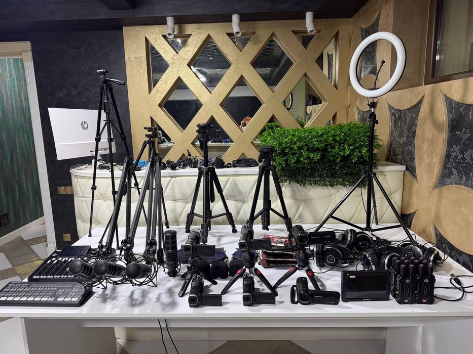 Полный набор оборудования для видеостуди..