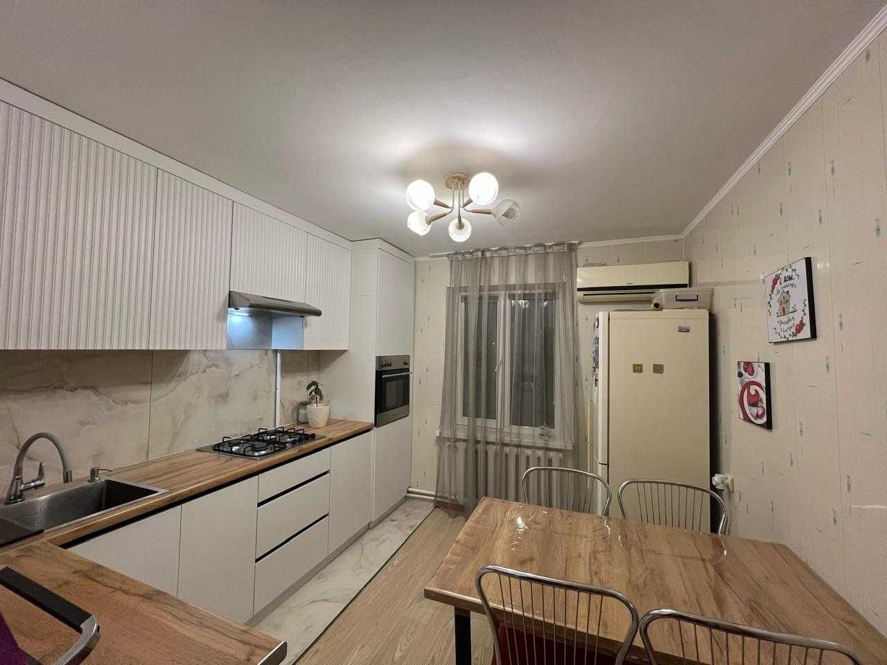 Продается 3-х комнатная квартира в Авангарде, 4 мкр., 19 дом.