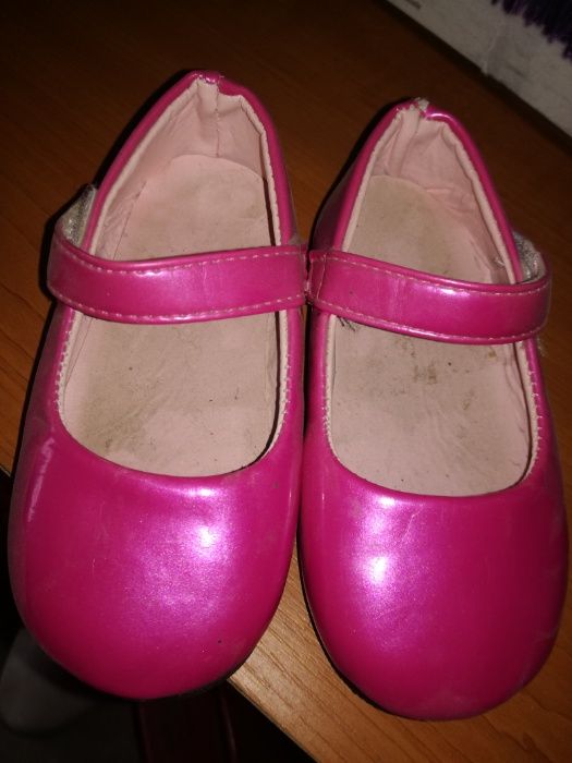 Pantofi pentru fetite, marimi diferite, pret mic