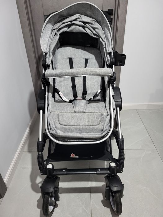 Vând cărucior de bebe 2in1