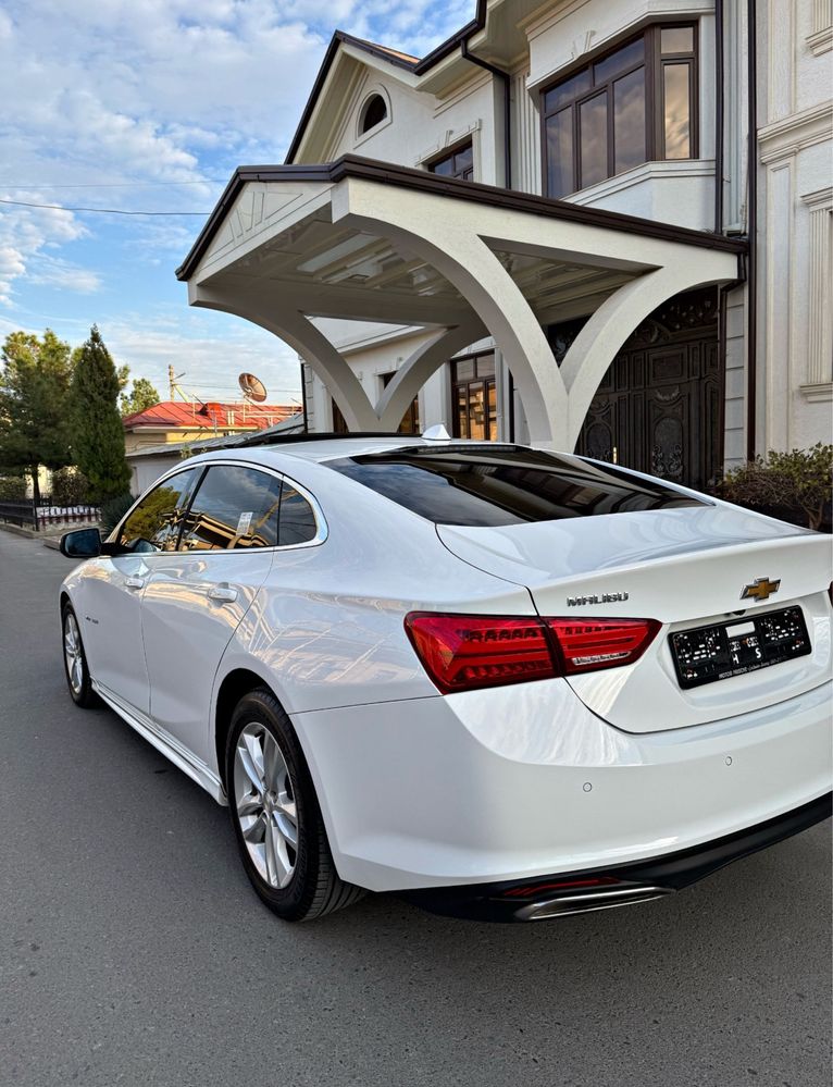 Malibu 2.4 full Позиция 2019 Состаяние Идеално Пробег 145000km