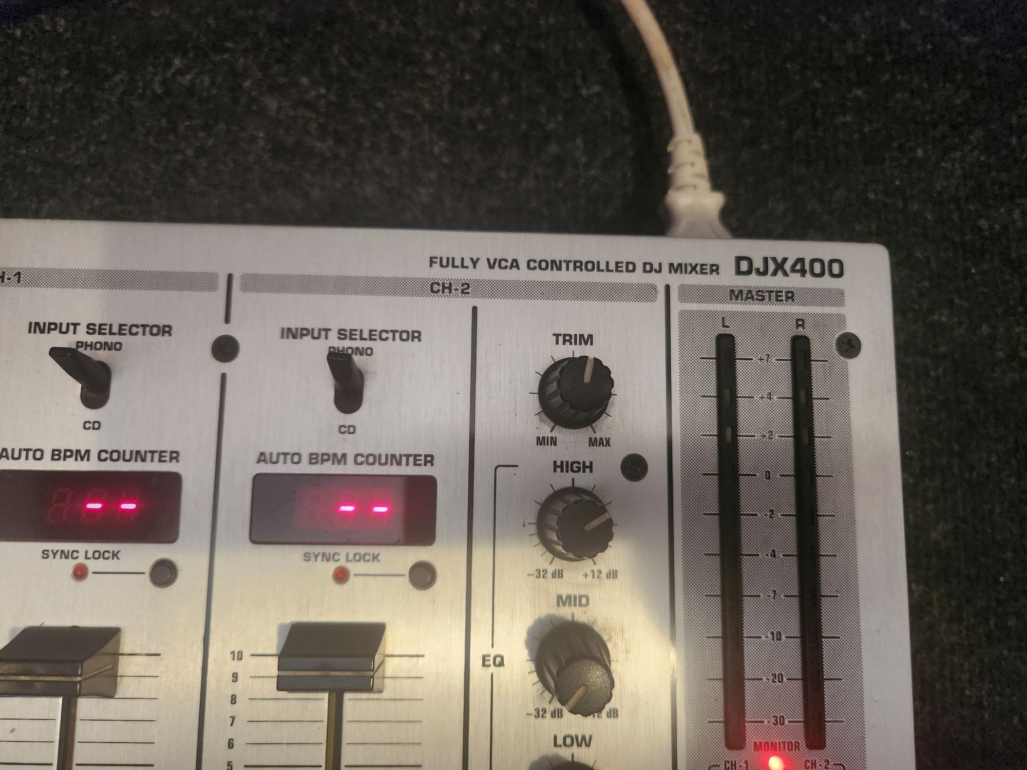 Mixer rar Behringer DJX400