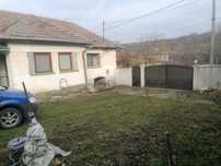 Casă de vânzare.