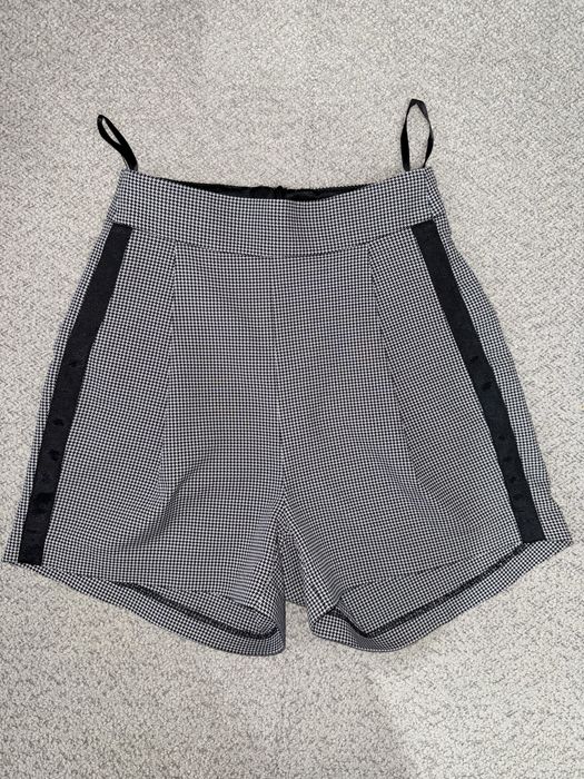 Къси панталони Junona