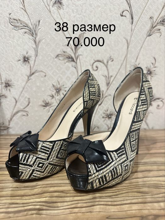 продаются туфли
