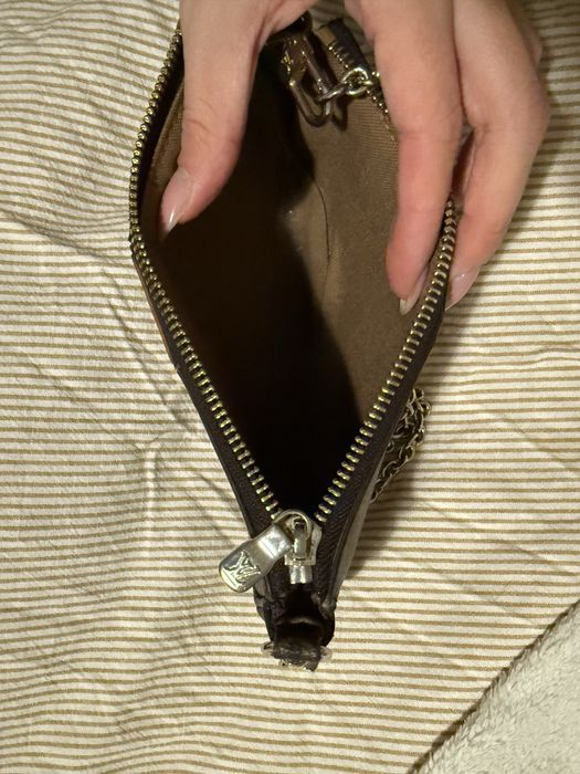 louis vuitton pochette чантичка