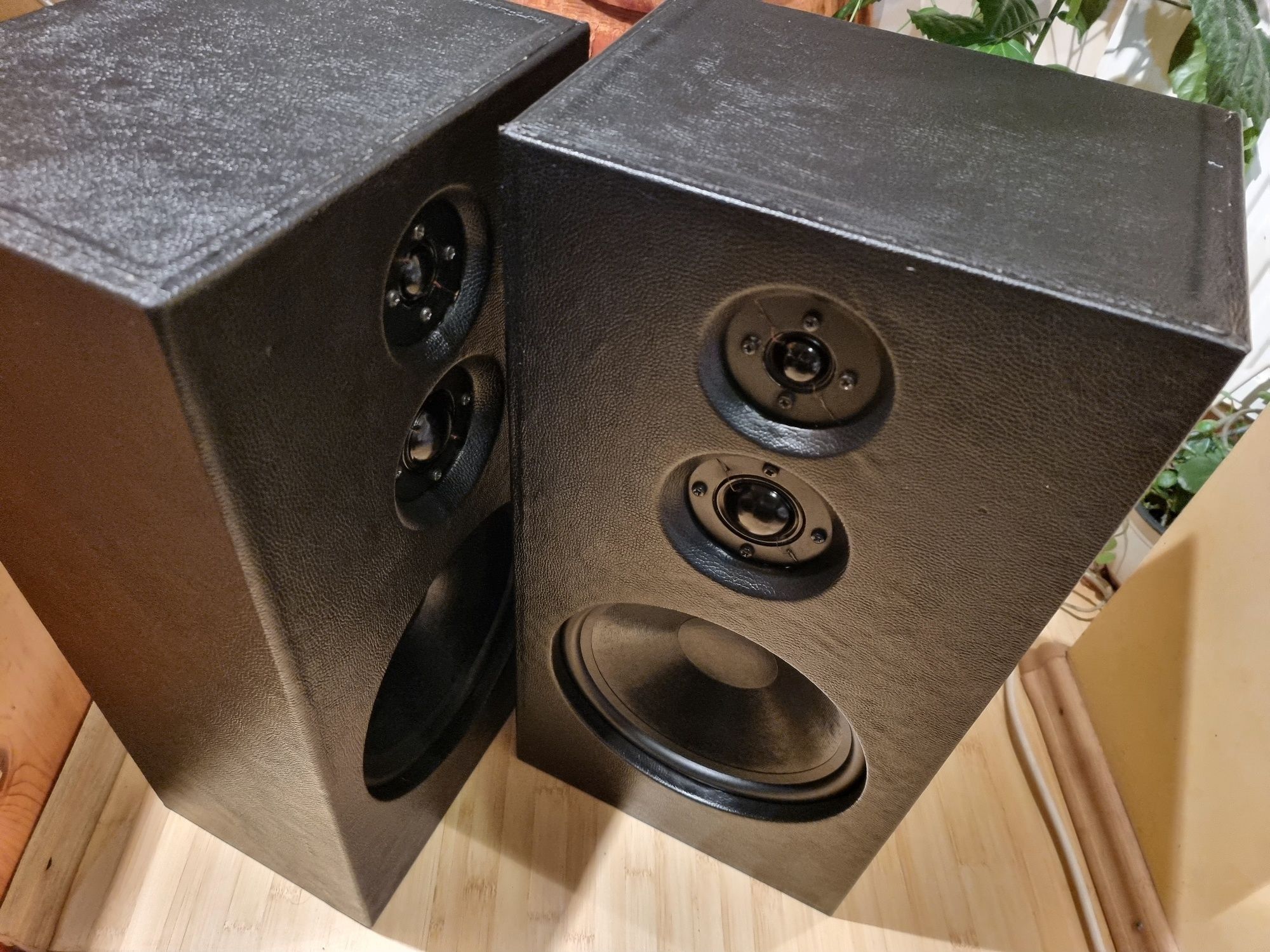 Boxe audio Heco Upgrade Visaton si piele neagra