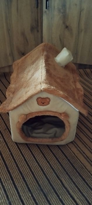 Домик для кошечки или  собачки.