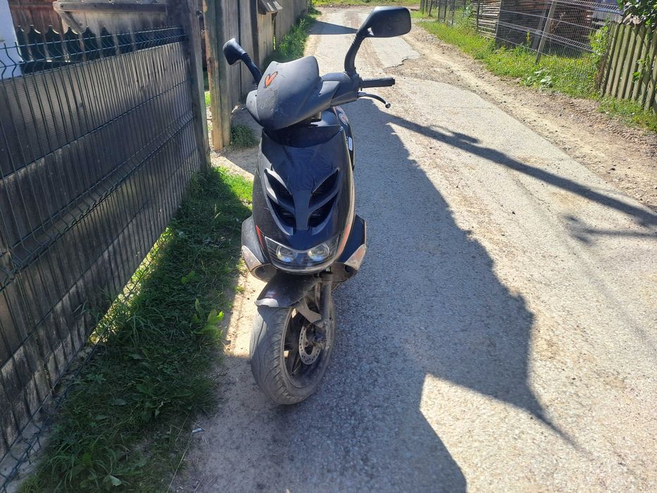 Vând scuter aprilia sr 50